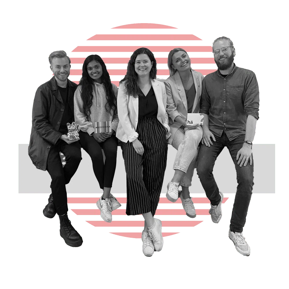 Das Team von dreamteam auf einem Hochhaus - Teamevents und Firmenevents