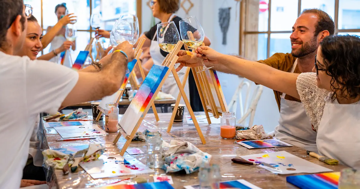 Kreativ-Workshop: Team gestaltet gemeinsam ein Kunstwerk